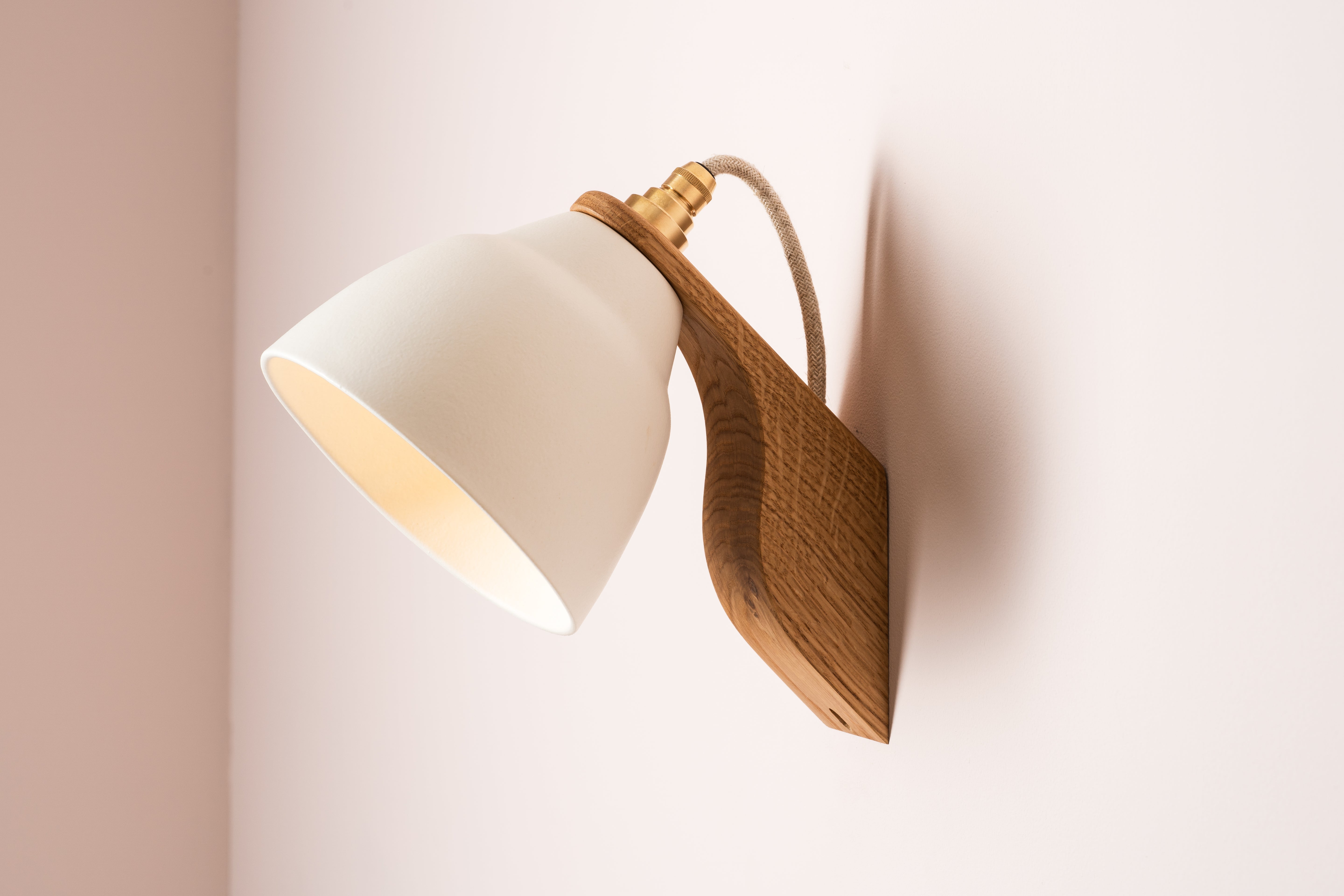 Element Wall Light in Ceramic and Oak [OUTLET]
