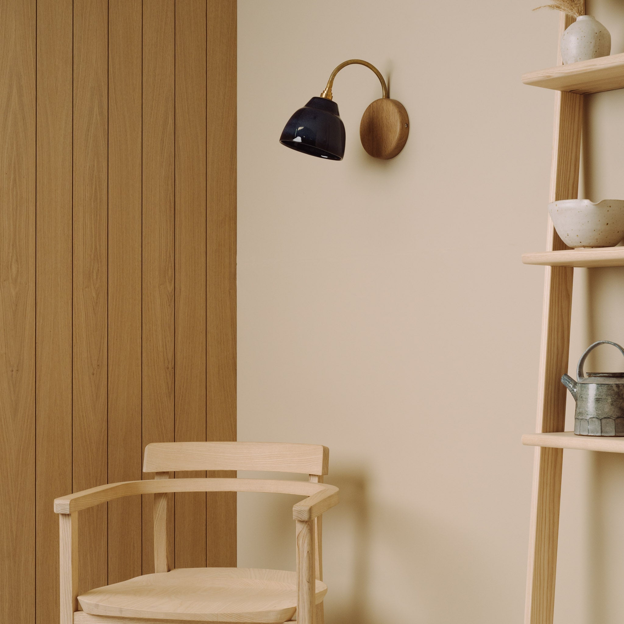 Blue Flex Wall Light in Brass/Nickel, Ceramic and Oak - Small Element