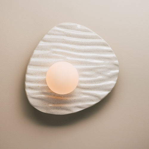 Speckled Cream Gloss Towan Wall Light in Ceramic and Oak