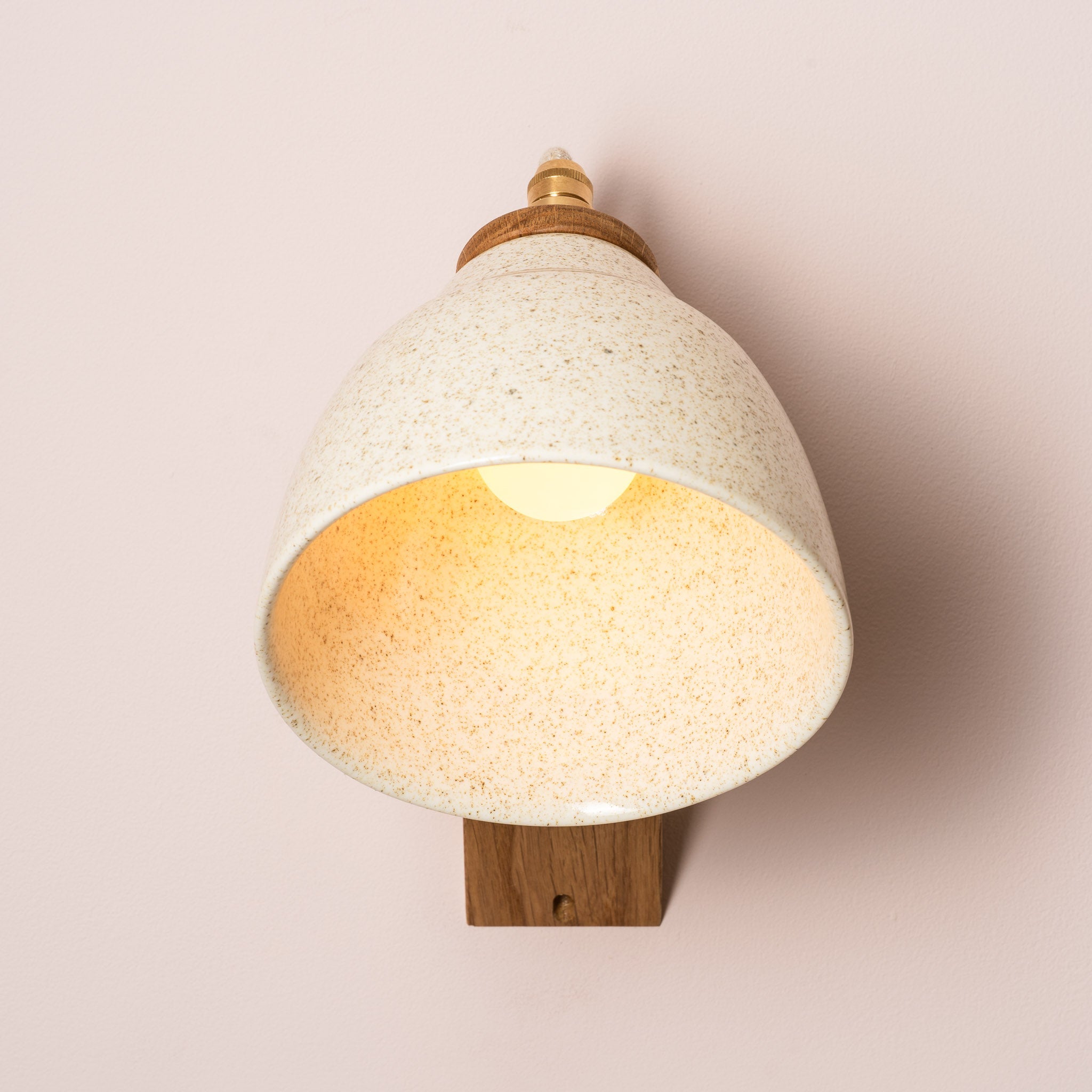 Speckled Cream Gloss Element Wall Light in Ceramic and Oak
