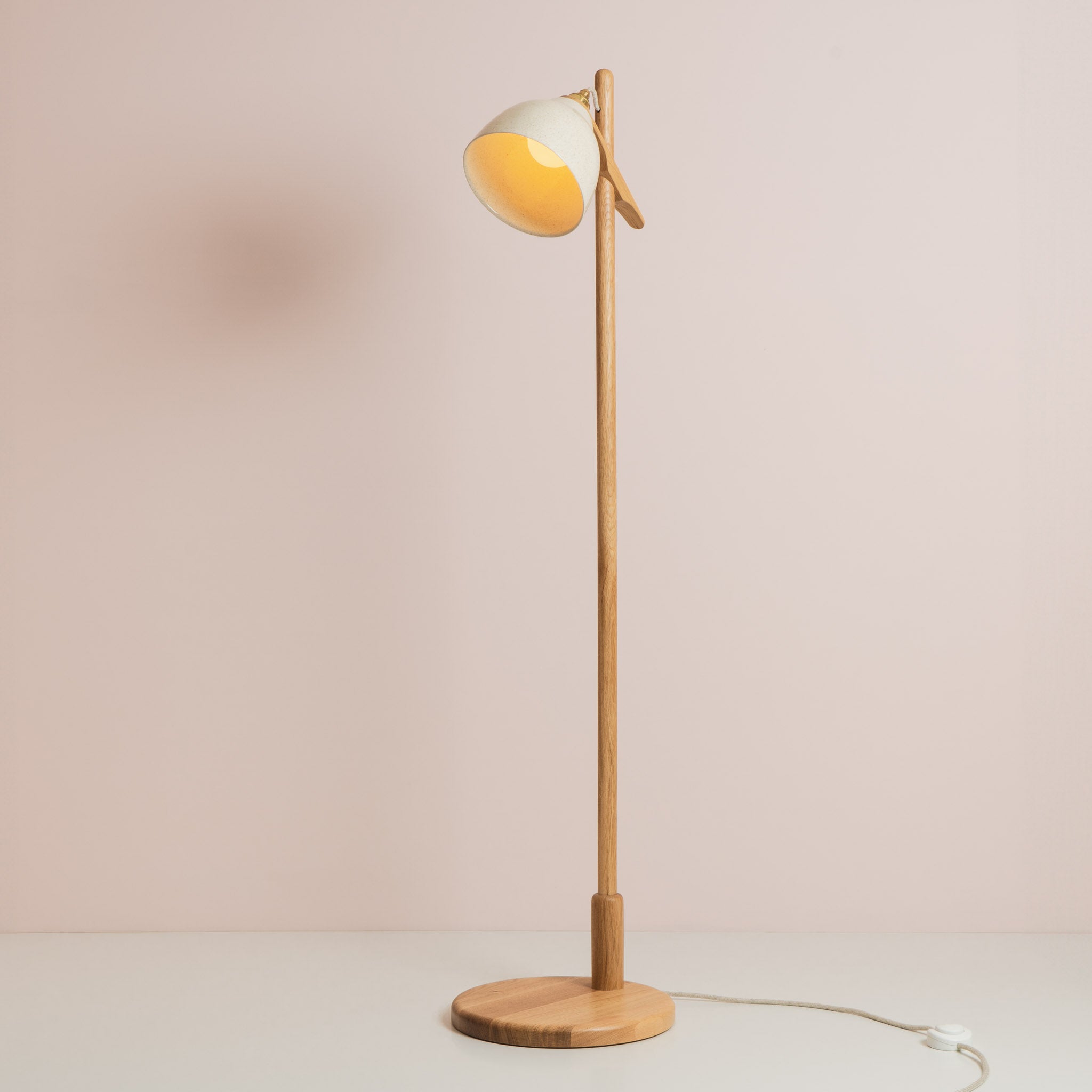 Speckled Cream Gloss Element Floor Lamp in Solid Oak Wood and Ceramic