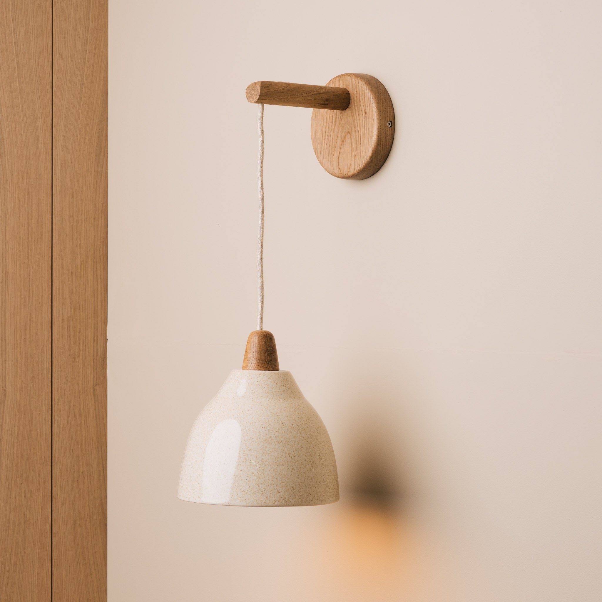 Speckled Cream Gloss Element Hanging Wall Light in Ceramic and Oak