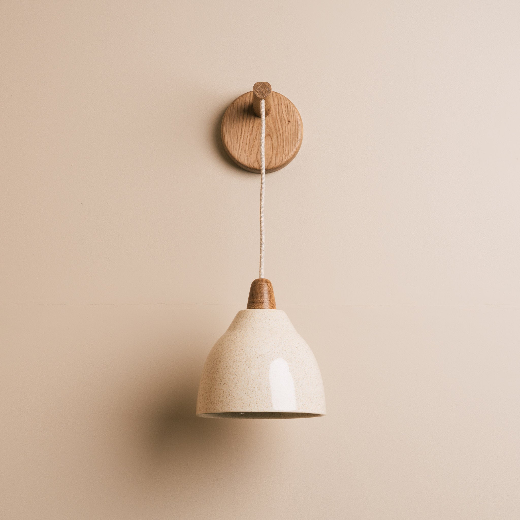 Speckled Cream Gloss Element Hanging Wall Light in Ceramic and Oak