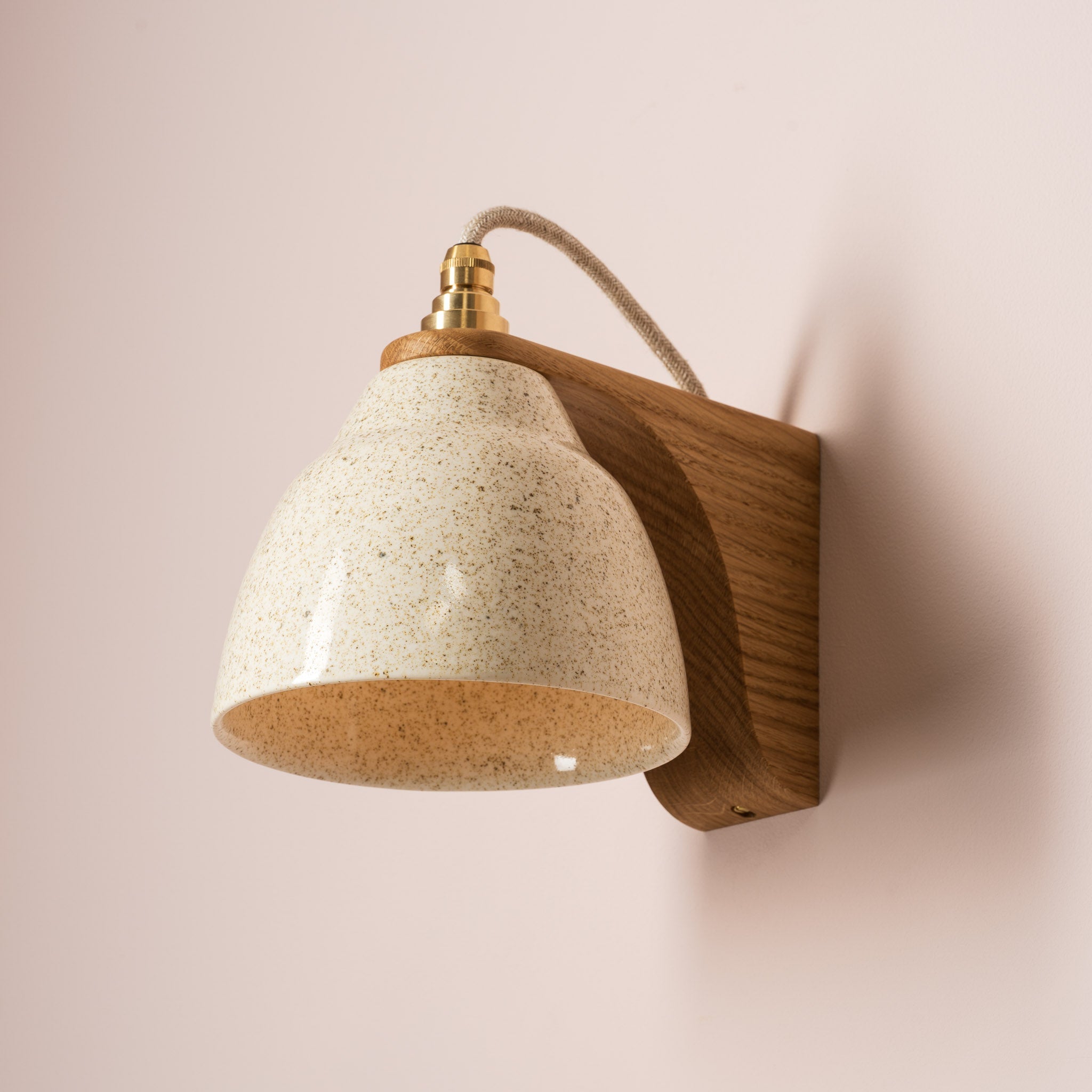 Speckled Cream Gloss Right-Angle Element Wall Light in Ceramic and Oak