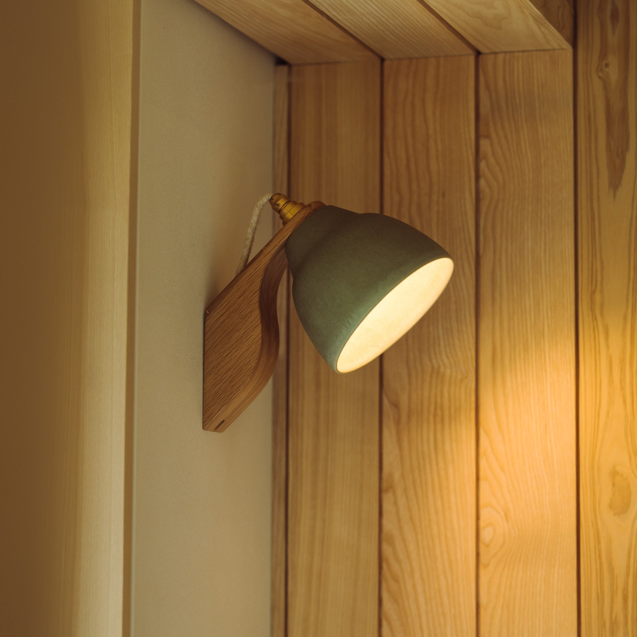 Green Element Wall Light in Ceramic and Oak