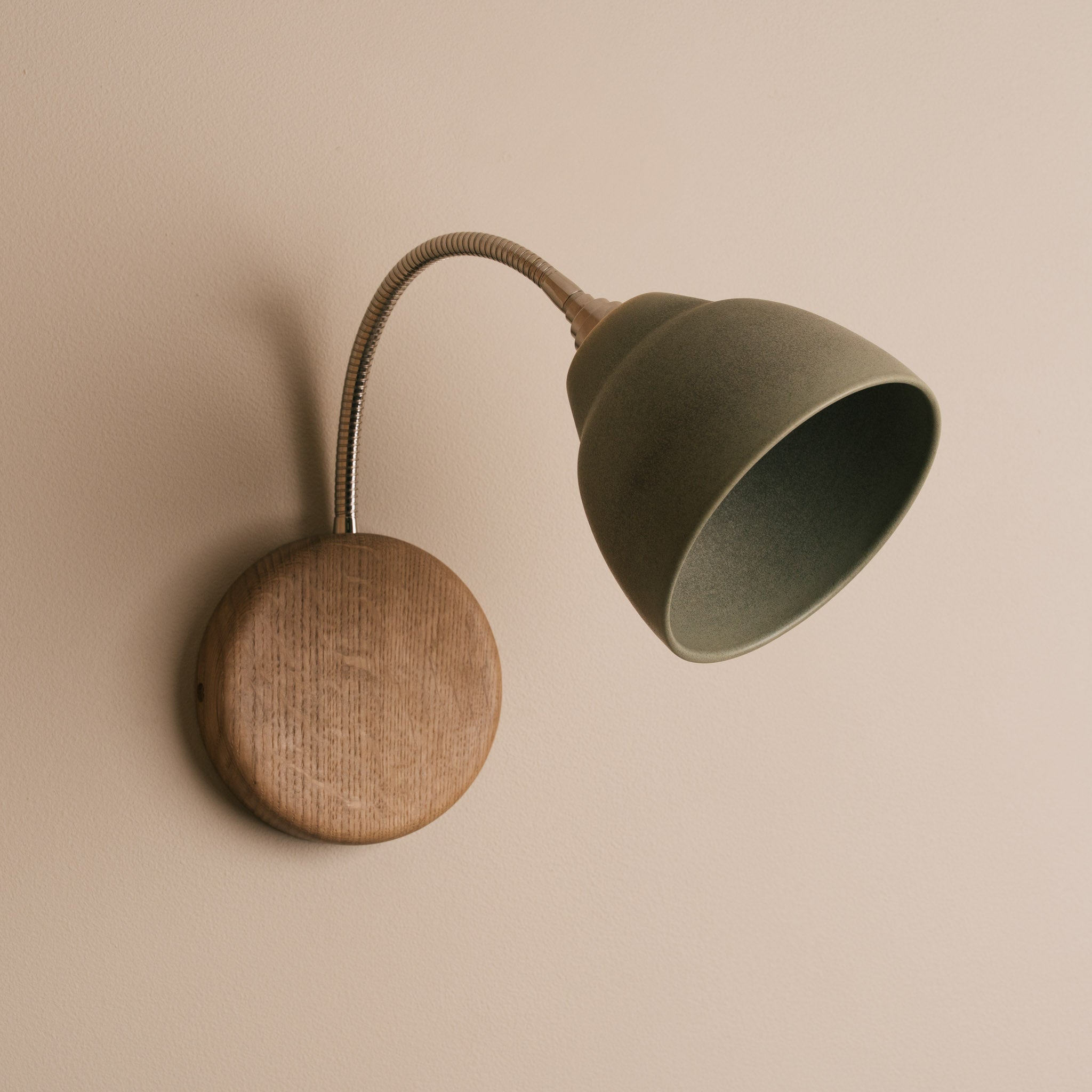Green Flex Wall Light in Brass/Nickel, Ceramic and Oak - Small Element