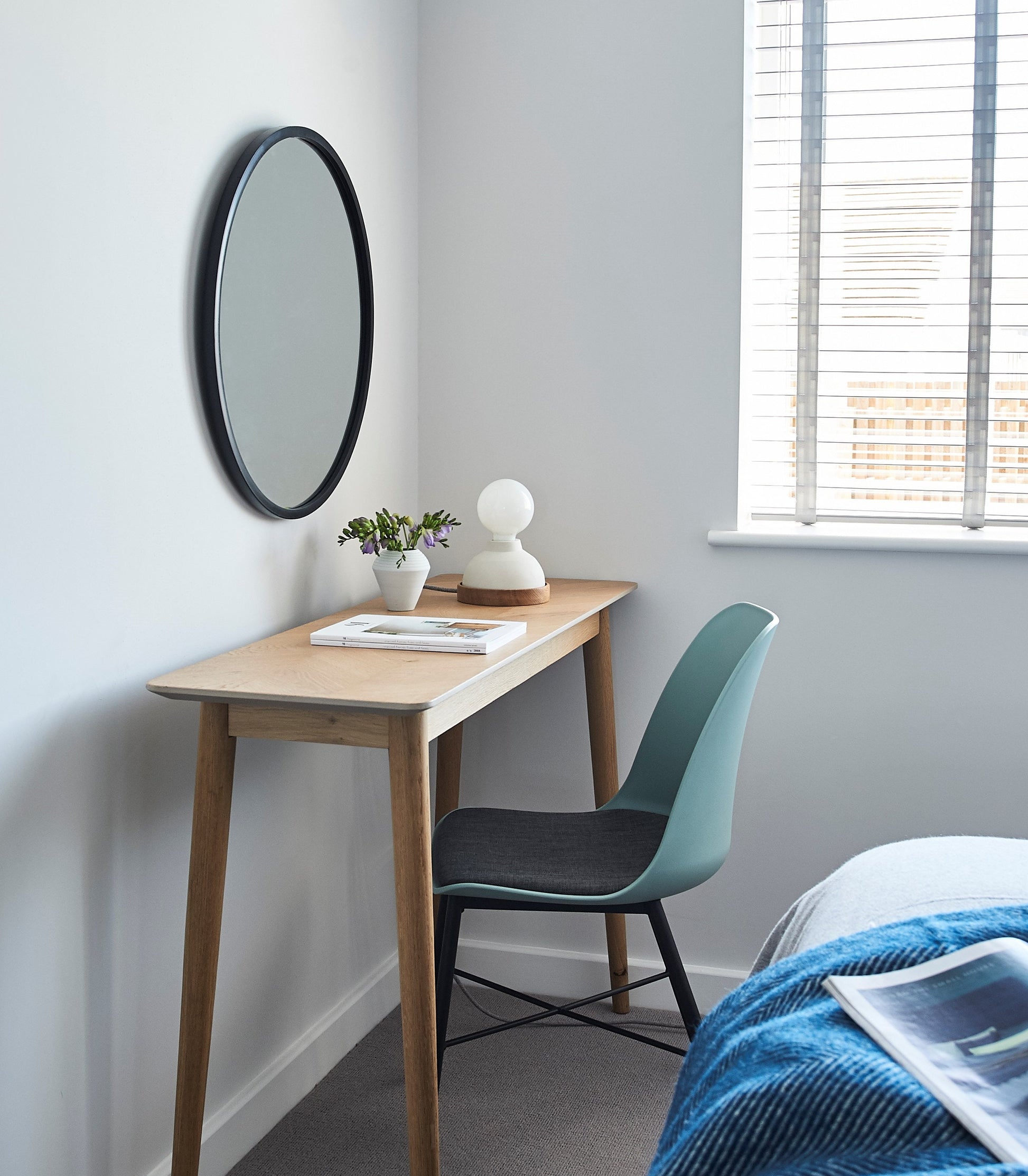 Blue and White Sennen Table Lamp in Ceramic and Oak by StudioHaran