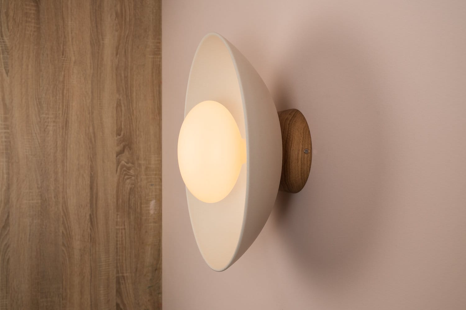 White Dawn Wall Light Sconce in Ceramic and Oak