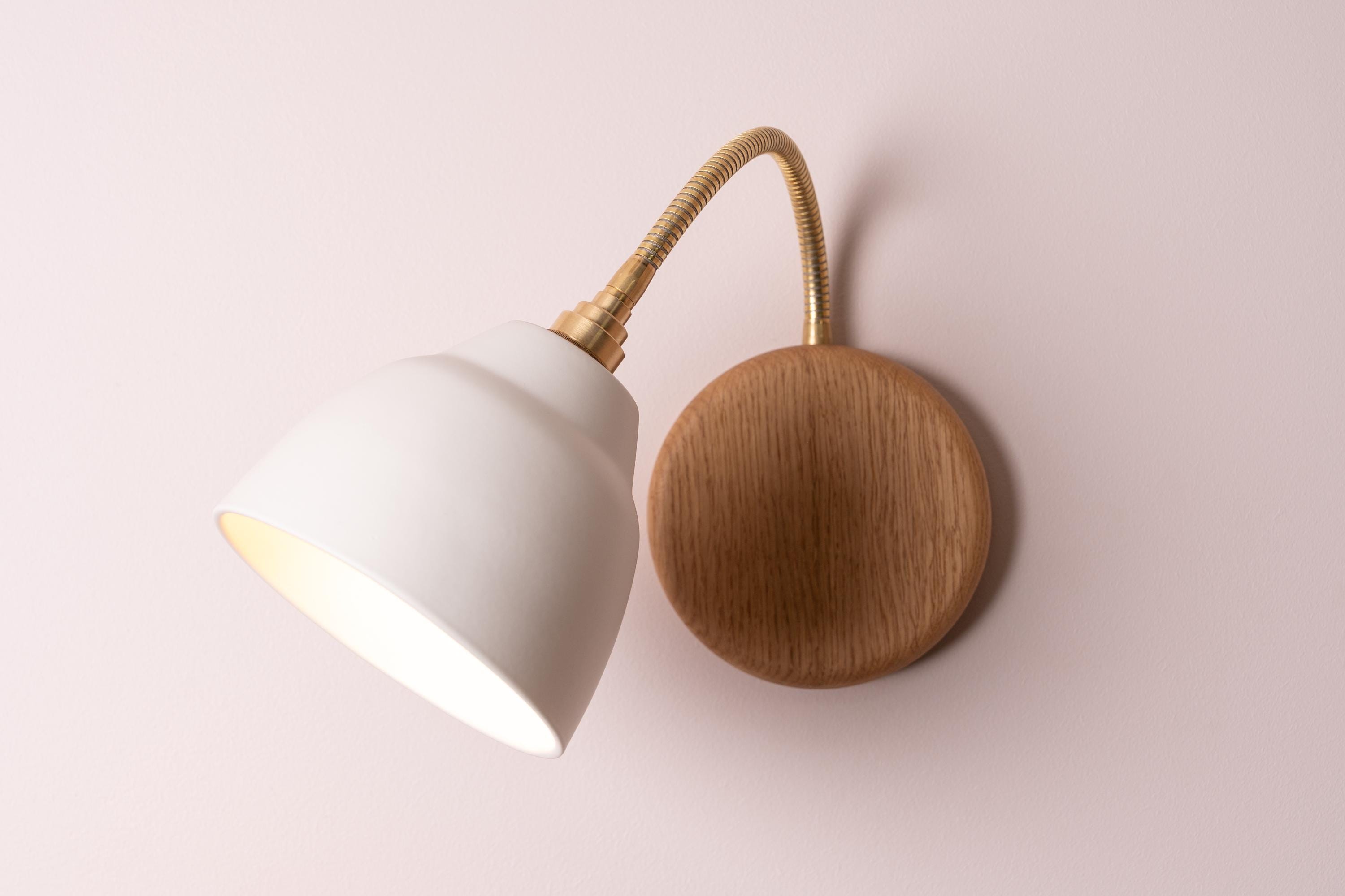 White Flex Wall Light in Brass, Ceramic and Oak - Small Element by StudioHaran