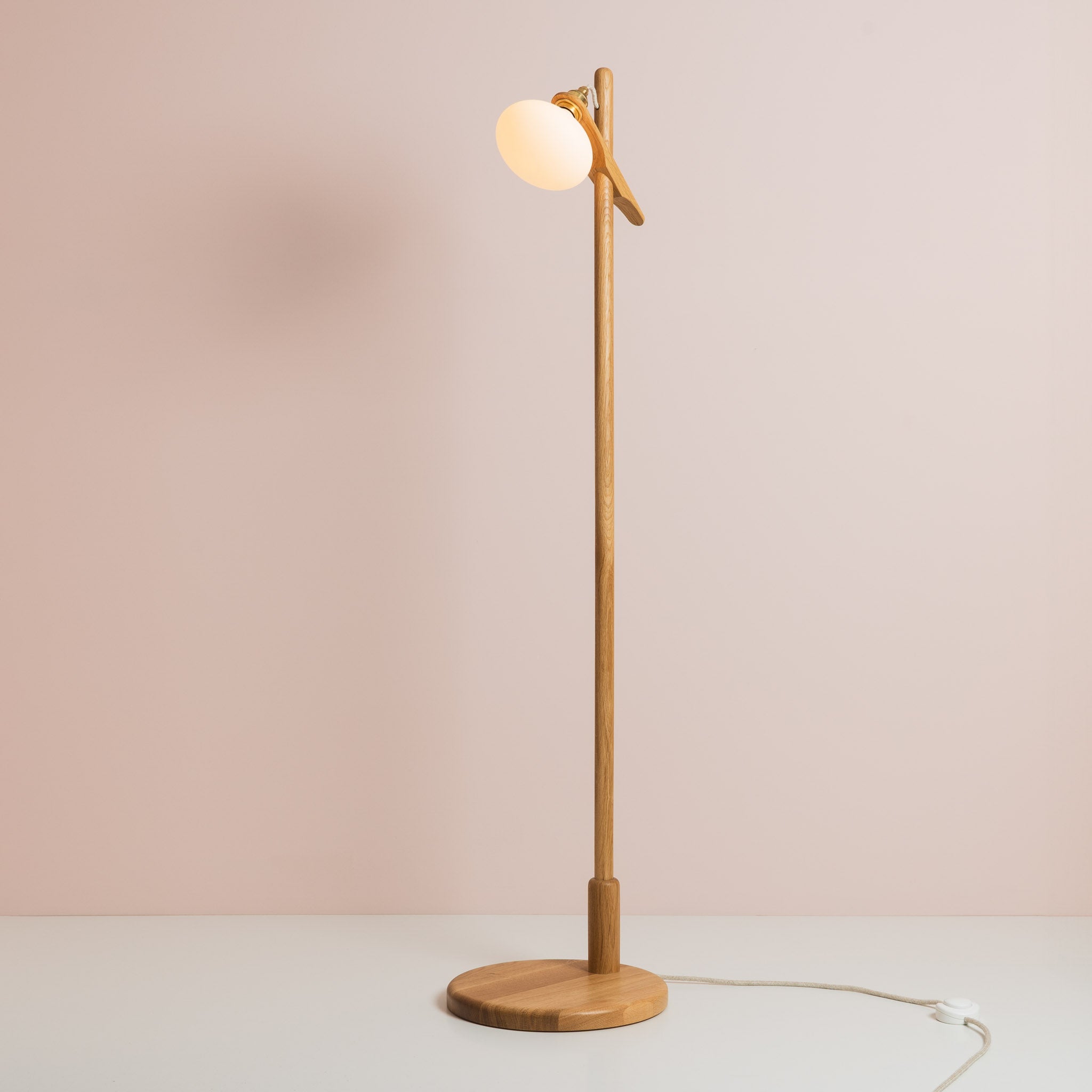 Lomm Floor Lamp in Oak