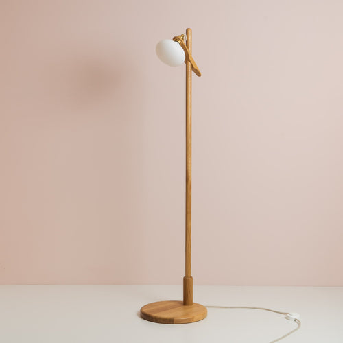 Lomm Floor Lamp in Oak