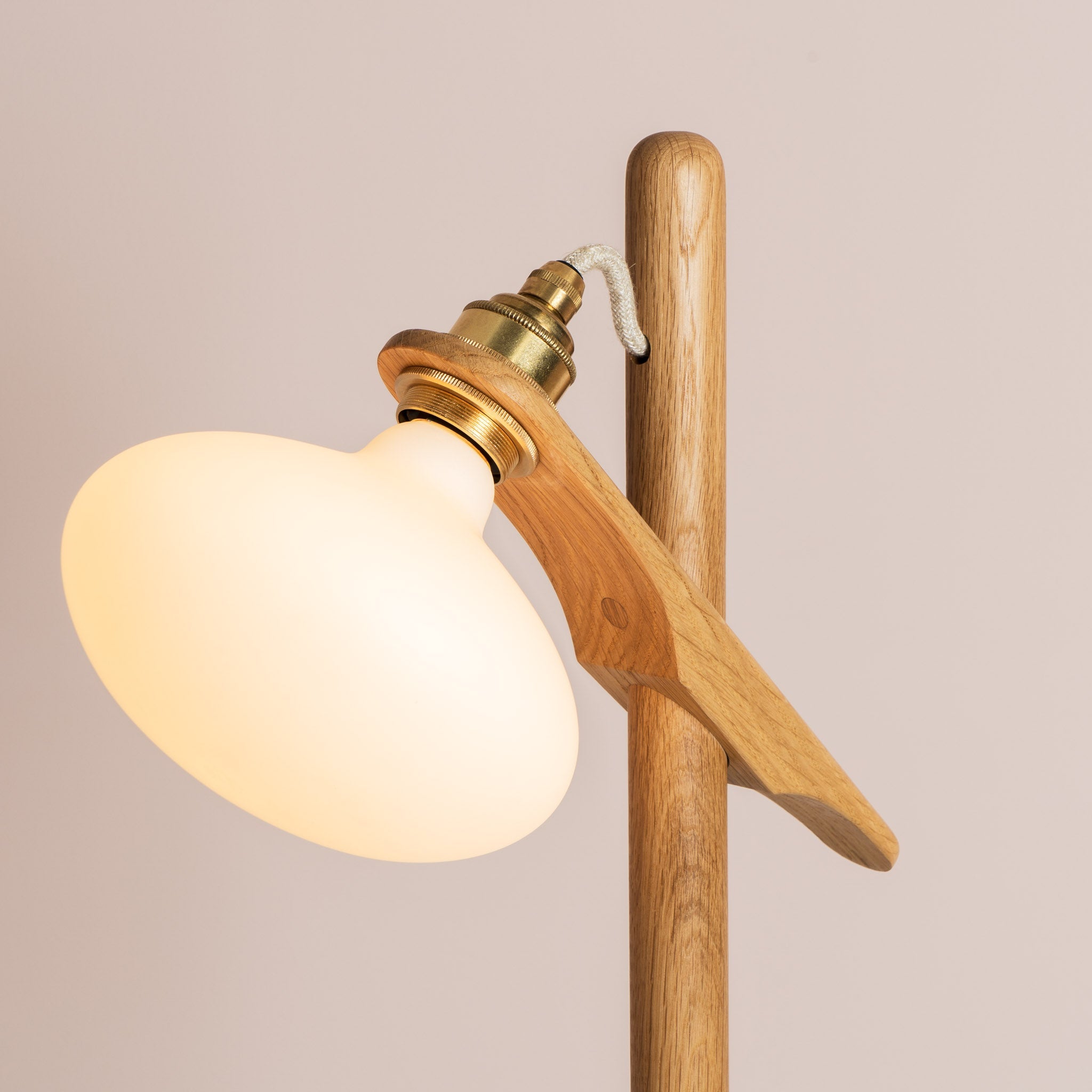 Lomm Floor Lamp in Oak