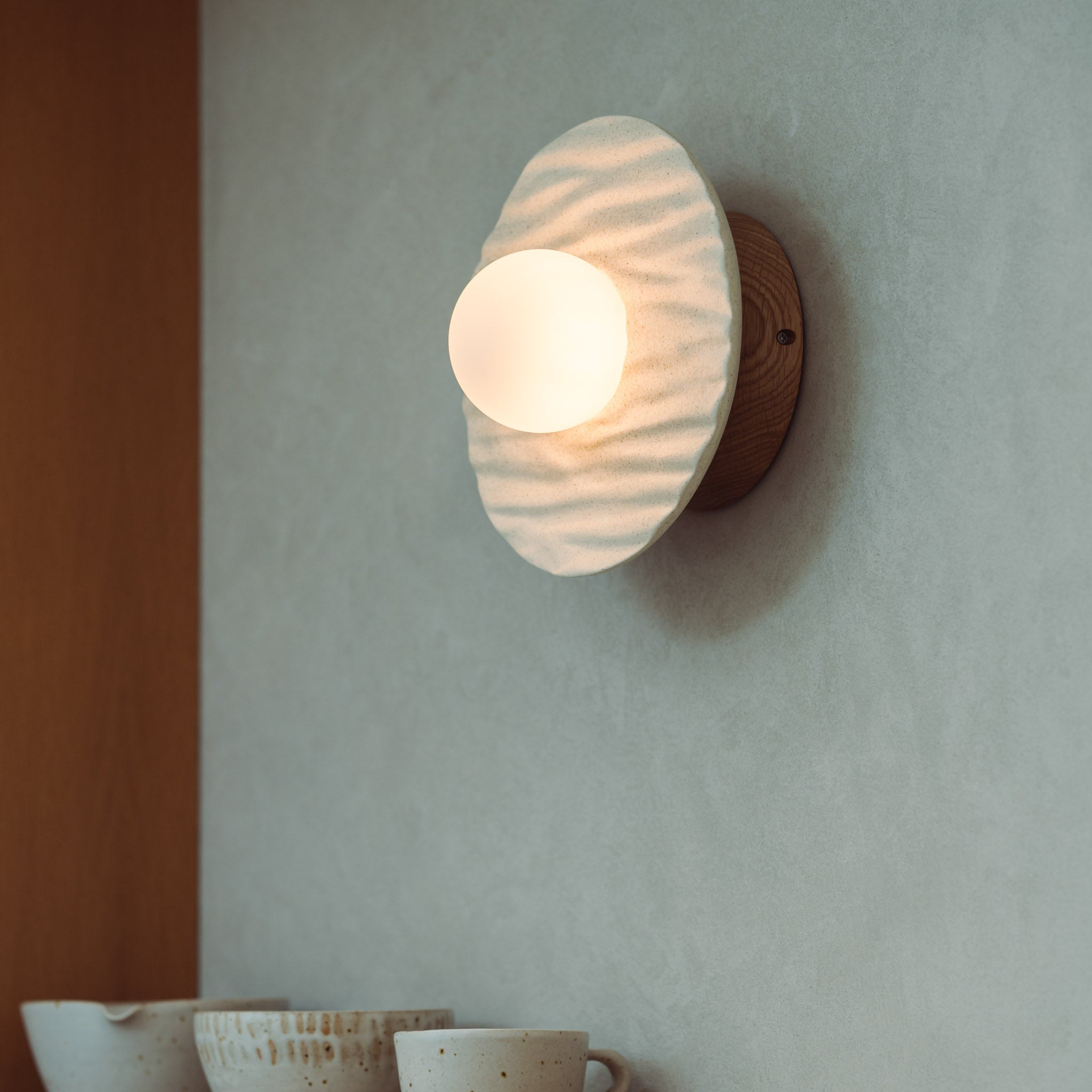 Speckled Cream Matt Porth Flush Mount Wall Light in Ceramic and Oak