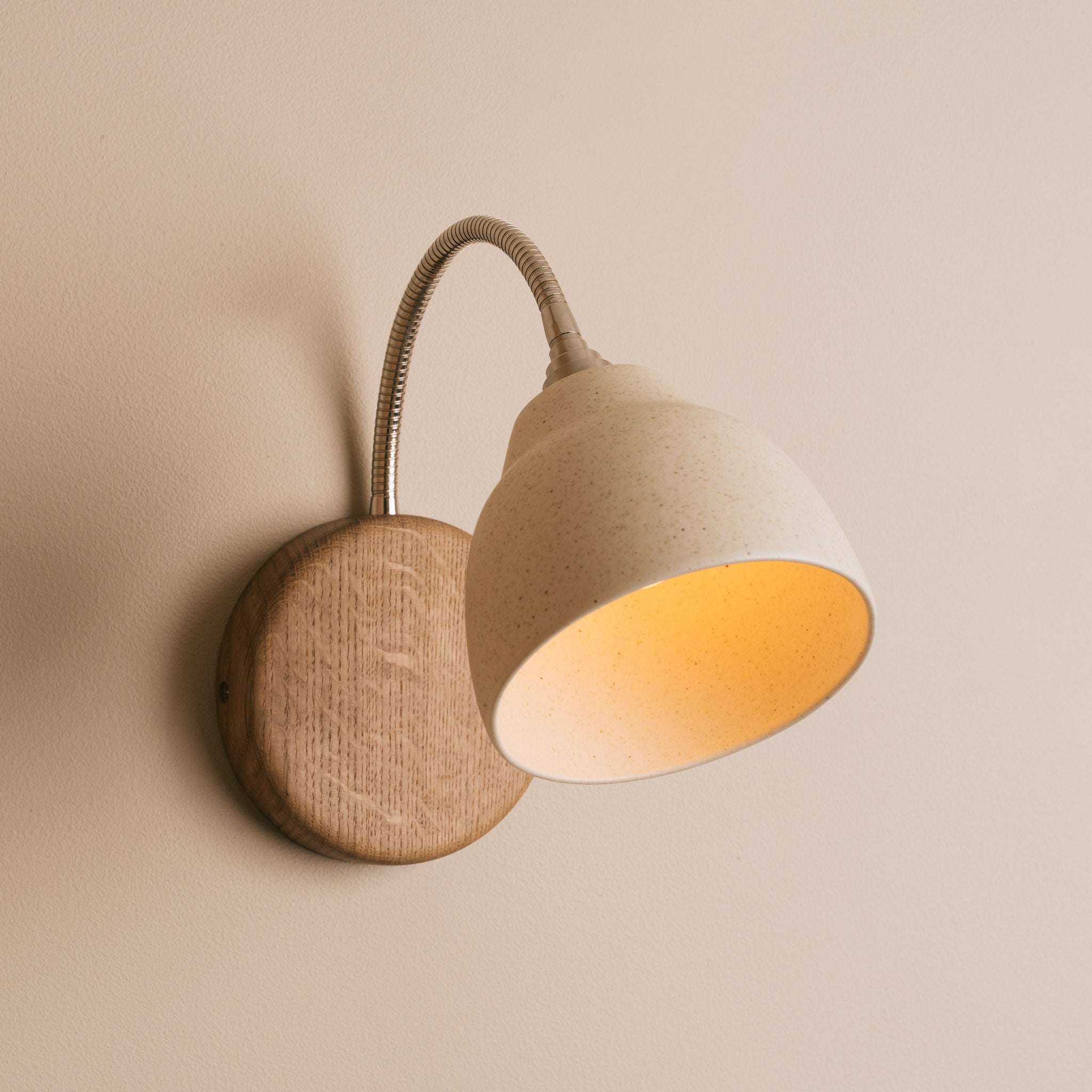 Speckled Cream Matt Flex Wall Light in Brass/Nickel, Ceramic and Oak - Small Element