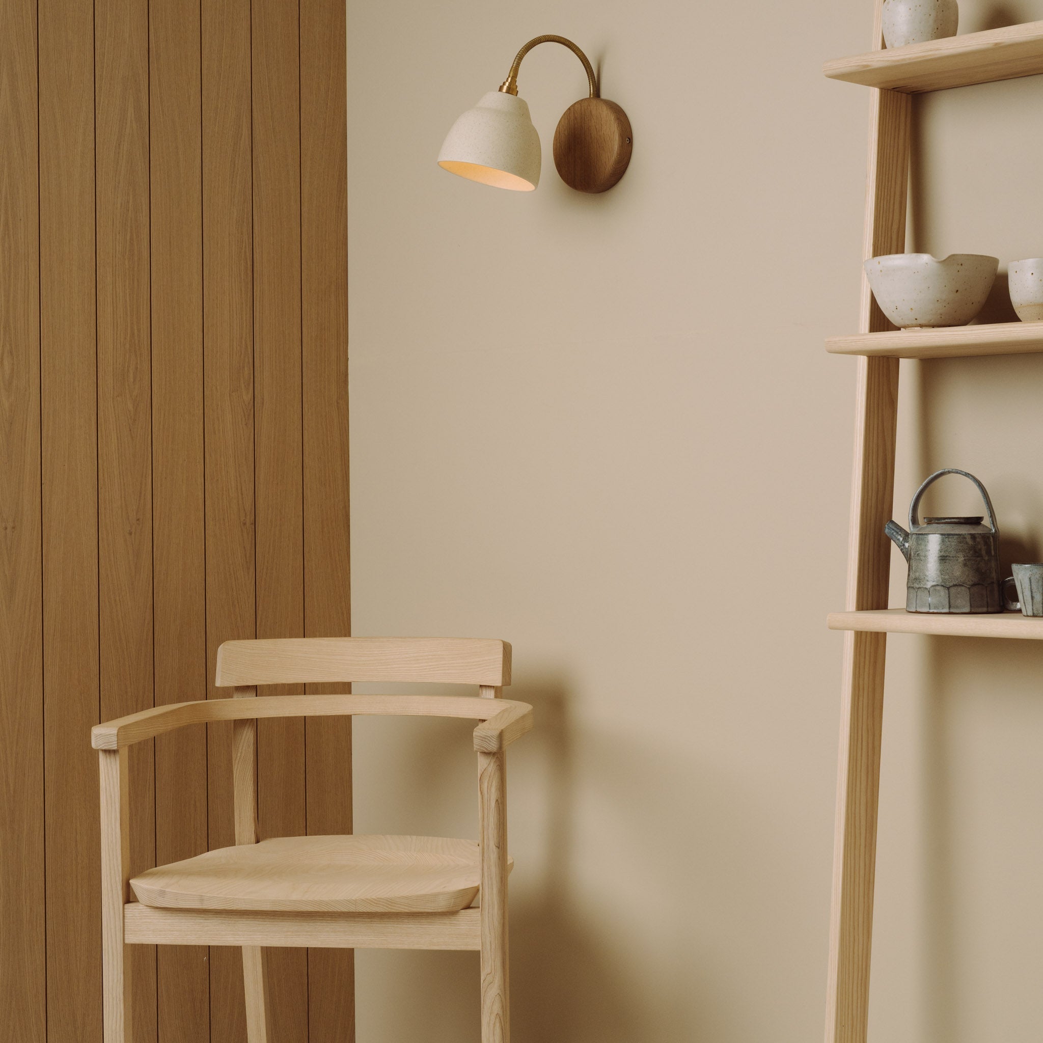 Speckled Cream Matt Flex Wall Light in Brass/Nickel, Ceramic and Oak - Small Element