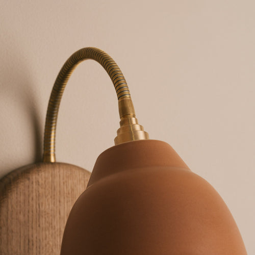 Terracotta Flex Wall Light in Brass/Nickel, Ceramic and Oak - Small Element