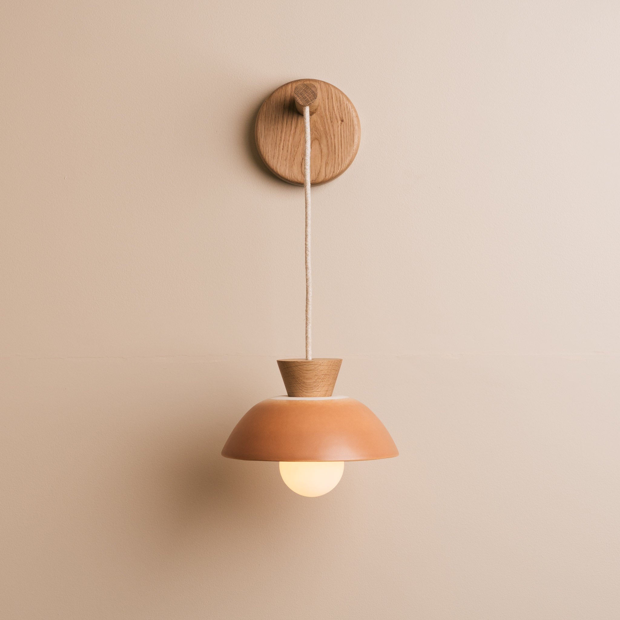 Small Dawn Hanging Wall Light in Ceramic and Oak - Terracotta