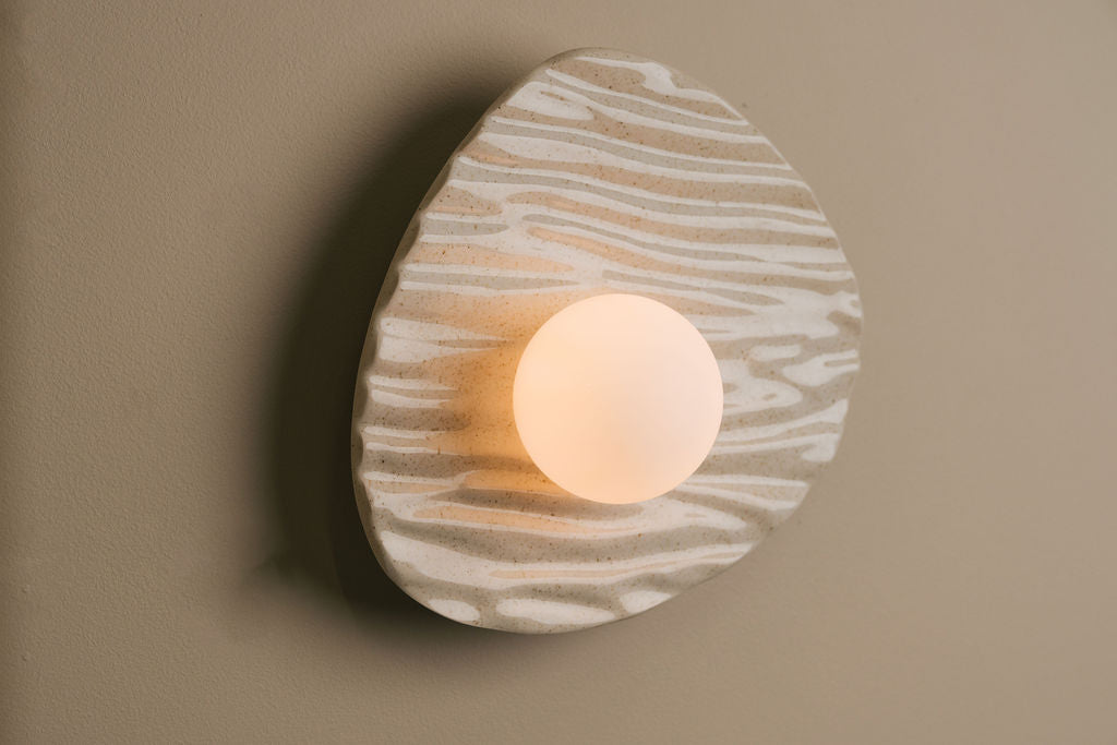 Speckled Cream Gloss Towan Wall Light in Ceramic and Oak