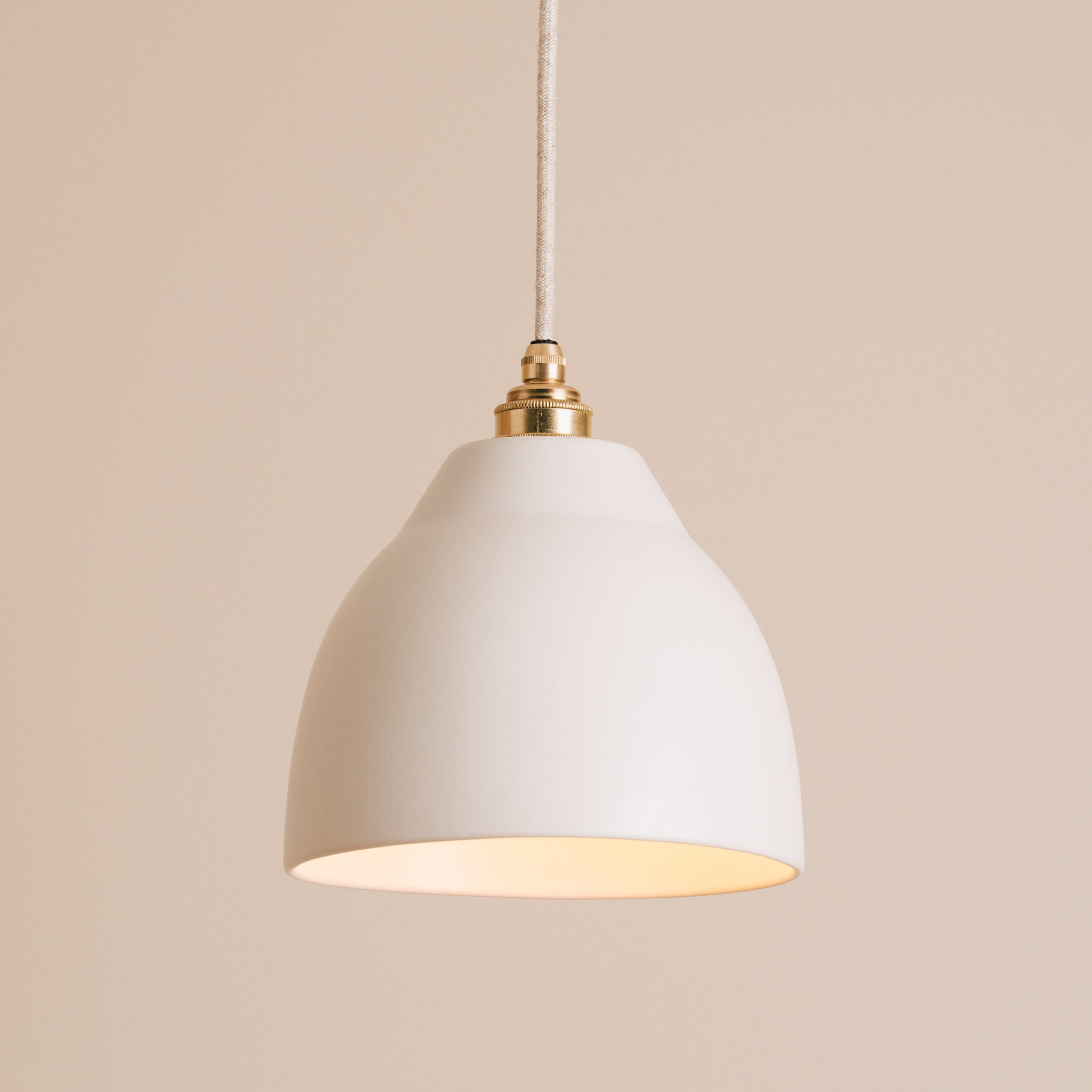 White Element Pendant Light in Ceramic and Brass/Nickel