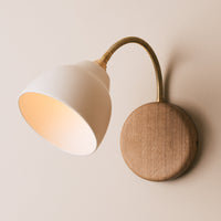 White Flex Wall Light in Brass/Nickel, Ceramic and Oak - Small Element