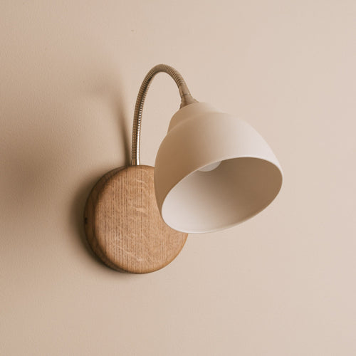 White Flex Wall Light in Brass/Nickel, Ceramic and Oak - Small Element