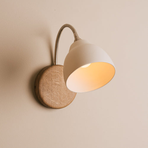 White Flex Wall Light in Brass/Nickel, Ceramic and Oak - Small Element