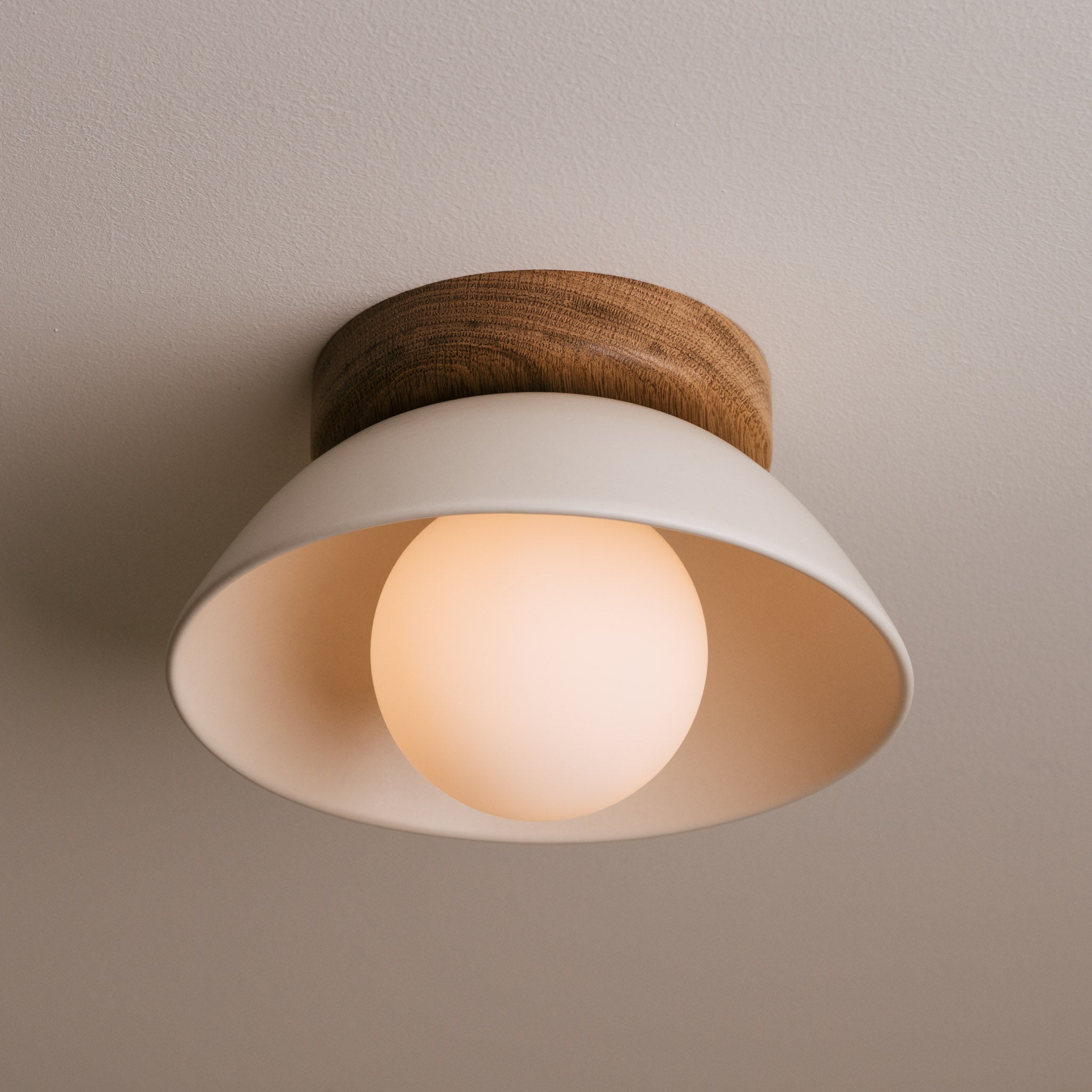 White Small Dawn Ceiling Light in Ceramic and Oak