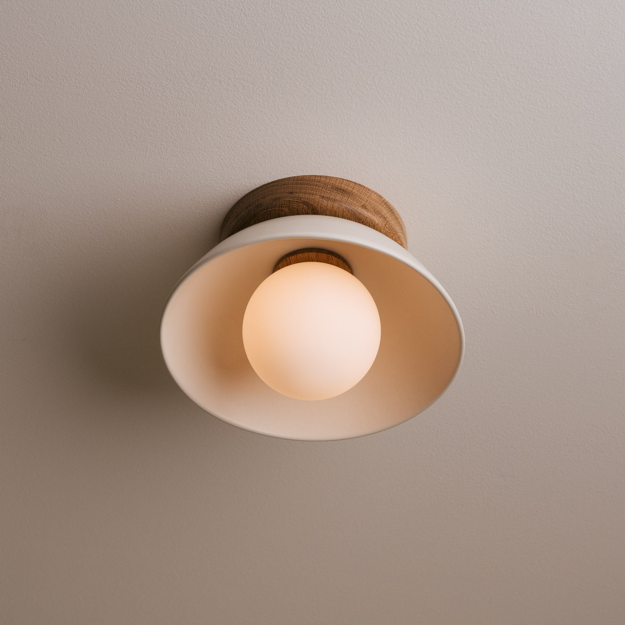 White Small Dawn Ceiling Light in Ceramic and Oak