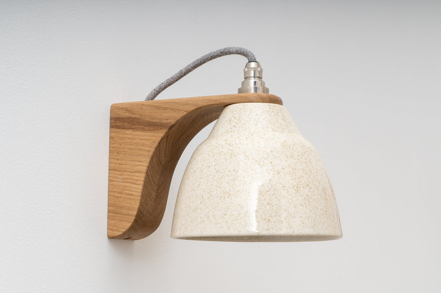 Speckled Cream Gloss Right-Angle Element Wall Light in Ceramic and Oak